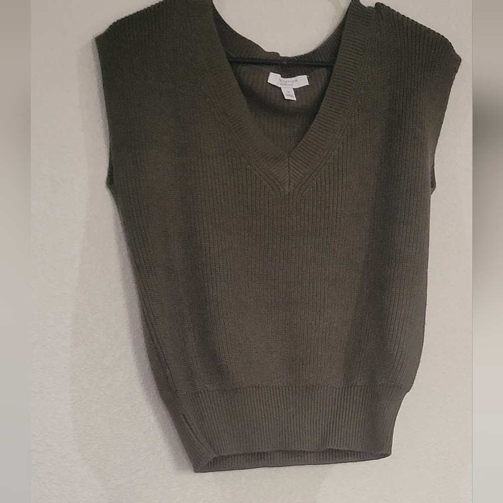 Boxy Ribbed Vneck Sweater - Picture 6 of 7
